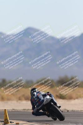 media/Oct-30-2025-Racers Edge (Thu) [[dabbdaf680]]/2-A Group/Session 2 (Turn 16)/